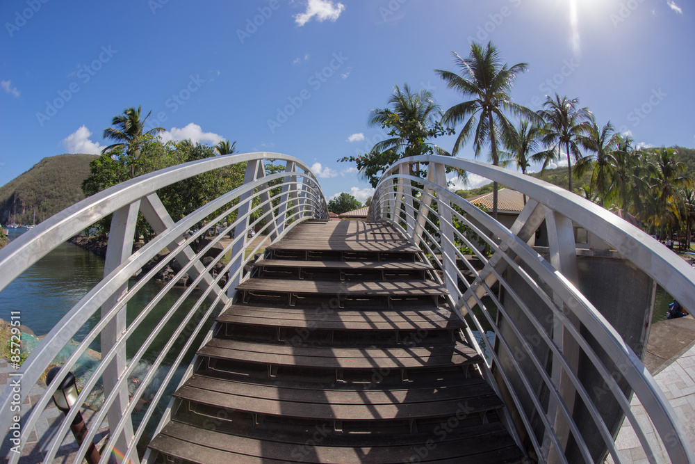Fototapeta premium Brücke über den Fluss