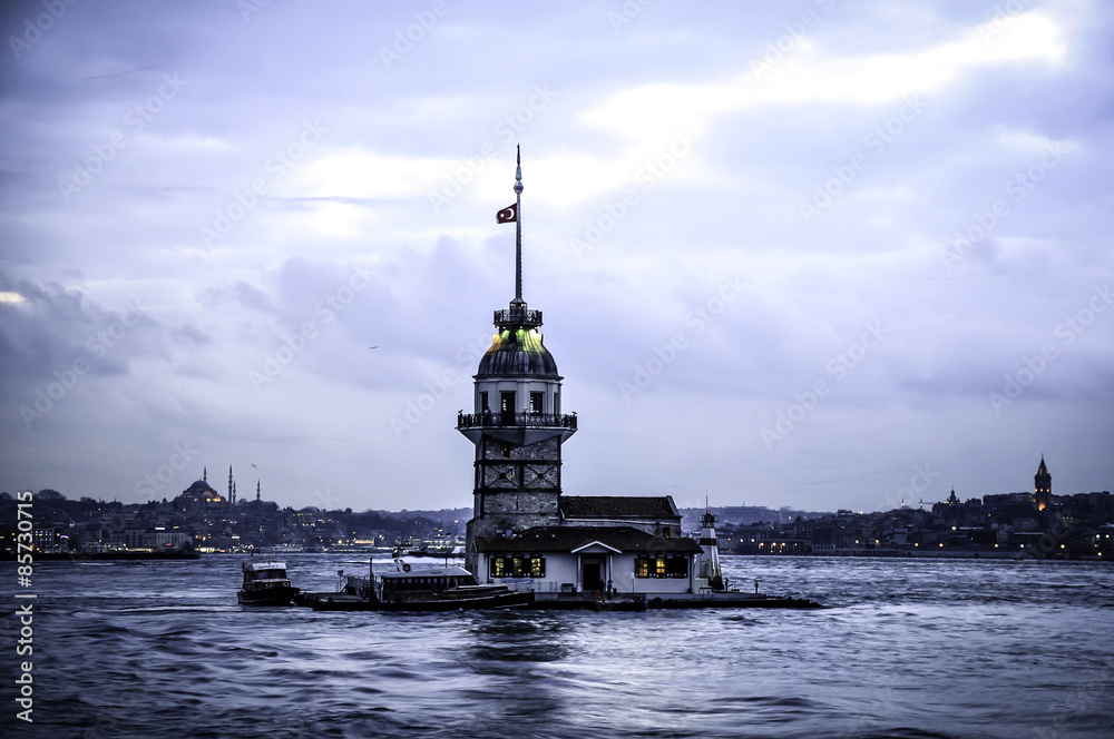 Fototapeta premium The Maiden’s Tower in İstanbul, Turkey