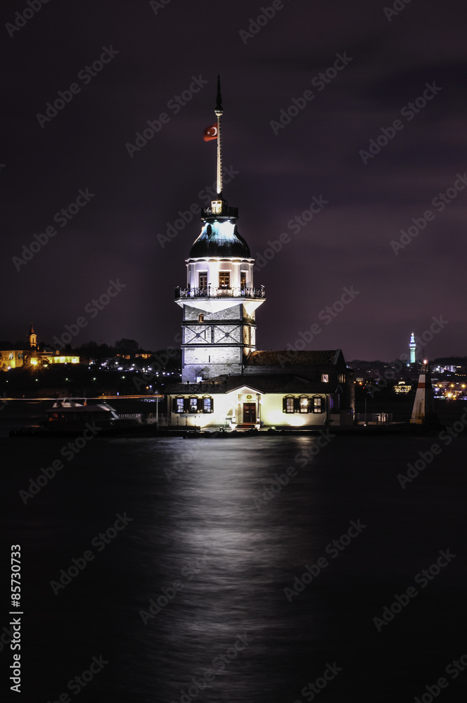 Fototapeta premium The Maiden’s Tower in İstanbul, Turkey