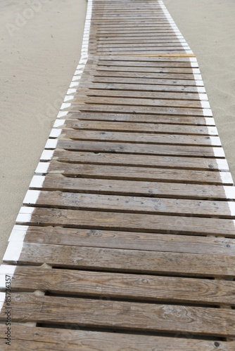 Holzplankenweg am Strand von Langeoog