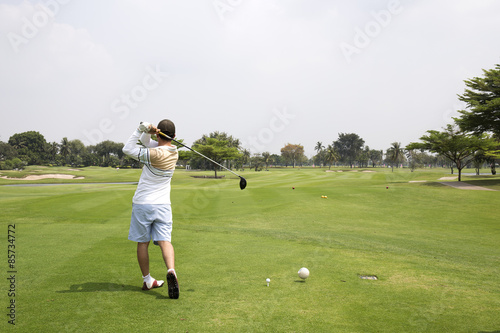 Golfer ready T-off