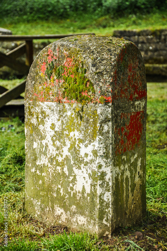 Camino de Santiago (the Way of St. James), Burgos, España, Valdefuentes, antiguo mojón de carretera