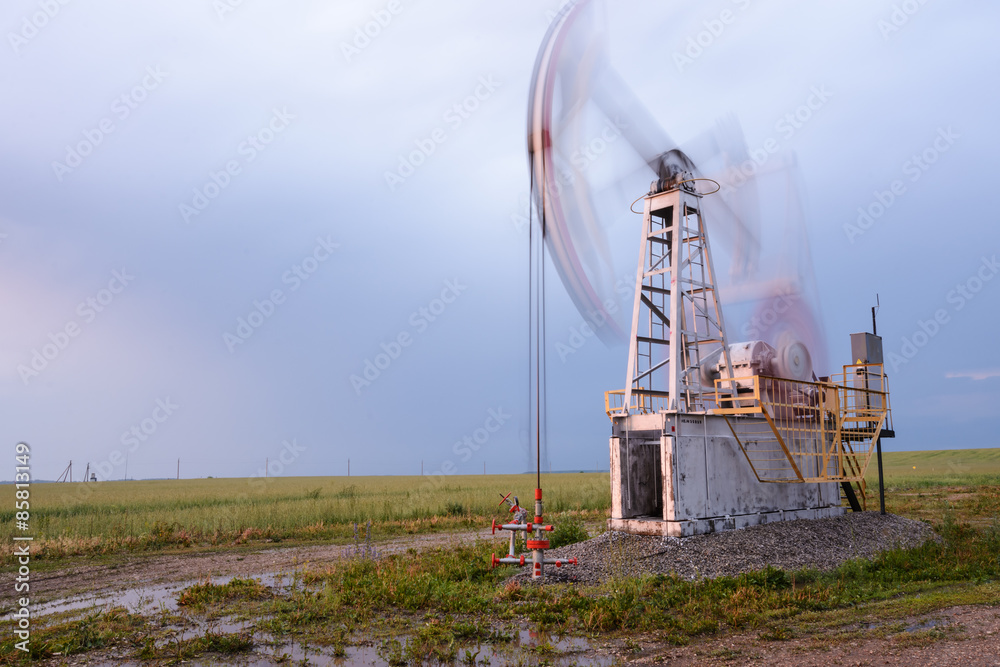 Fototapeta premium Oil rocking the machine in motion