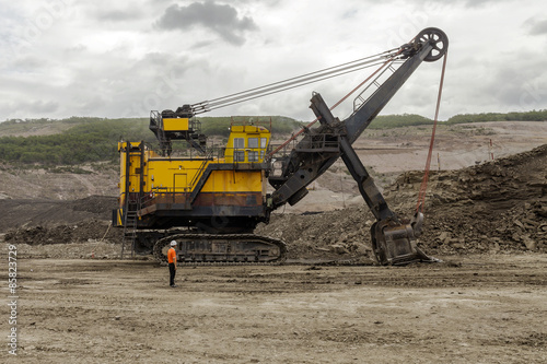 Tableau sur toile Electric Shovel move in Lignite mining
