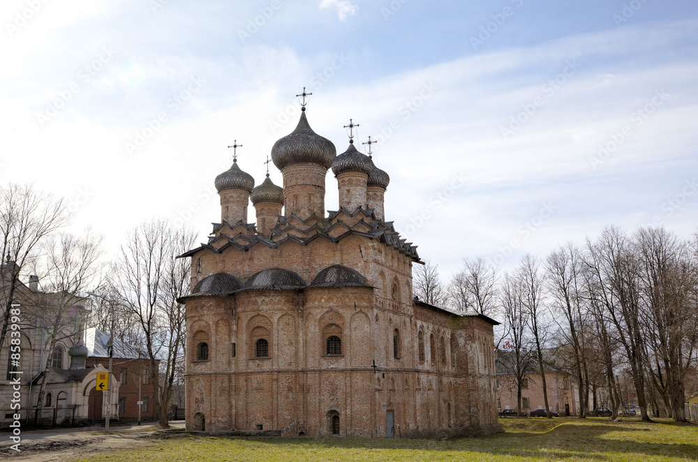 Церковь Троицы с трапезной Духова монастыря. Великий Новгород, Россия