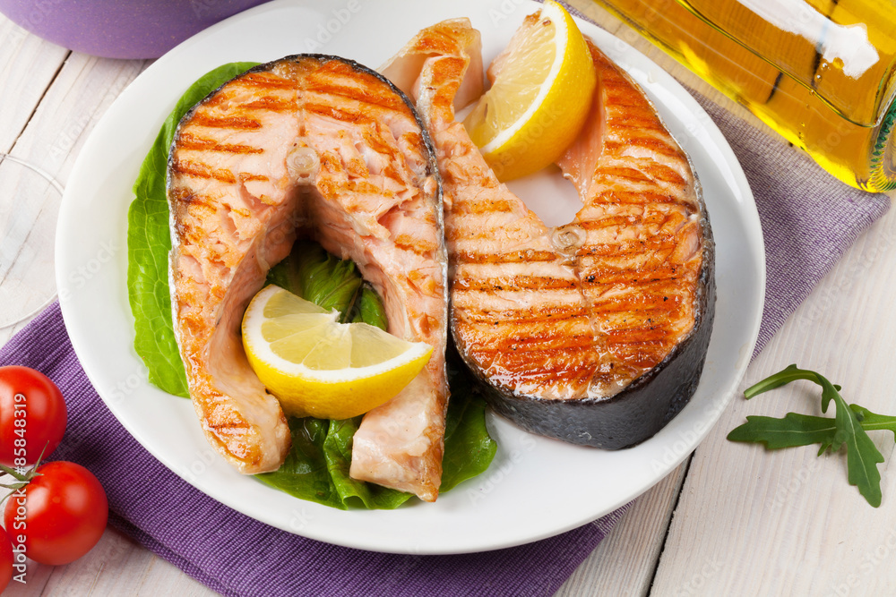 Grilled salmon and white wine Grilled salmon and white wine