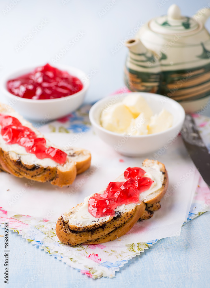 Sandwiches with fresh red currant jam Sandwiches with fresh red currant jam