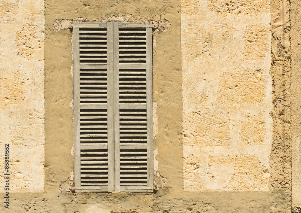 Fototapeta premium Fensterladen alt Holz geschlossen