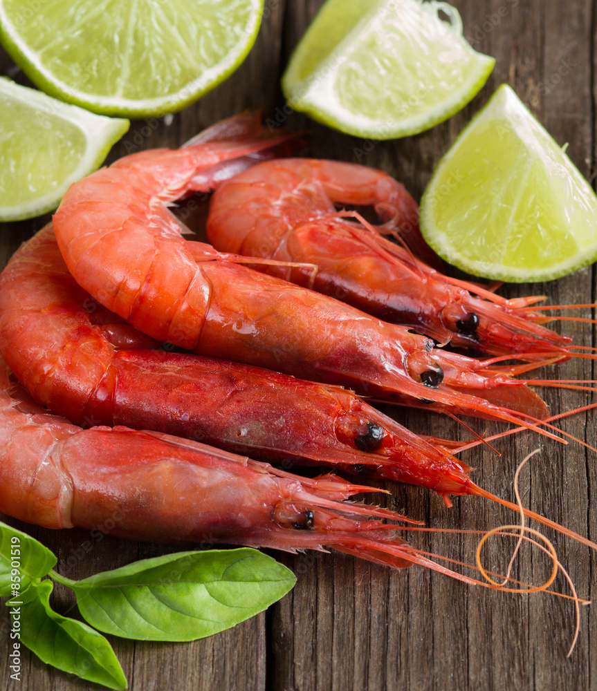 Raw shrimps with lime and herbs Raw shrimps with lime and herbs