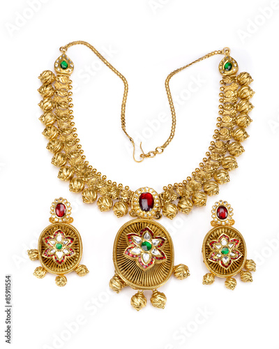 Necklace and earring set