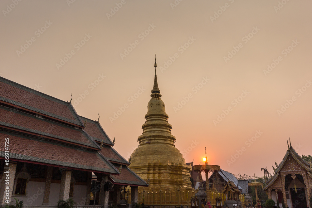 Fototapeta premium Thai temple in Lamphun