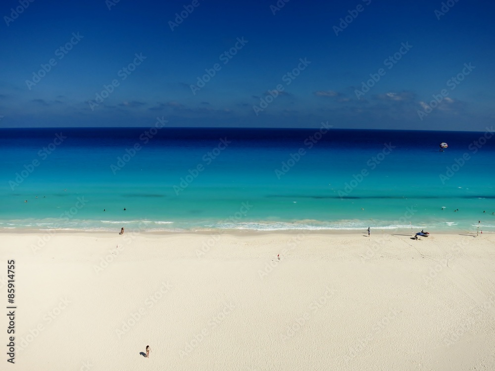 the beach in cancun mexico