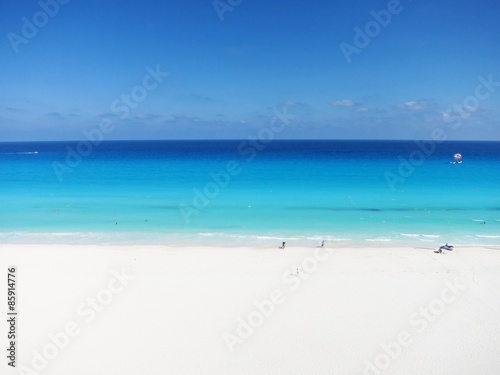 the beach in cancun mexico © so51hk
