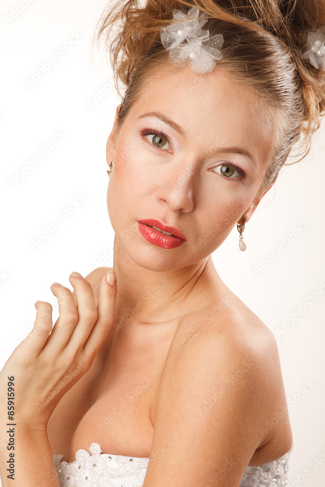 Bride with green eyes