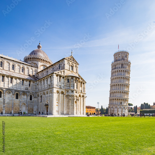 The leaning tower of Pisa, Italy. photo