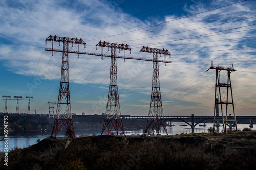 Мачты линий электропередач.