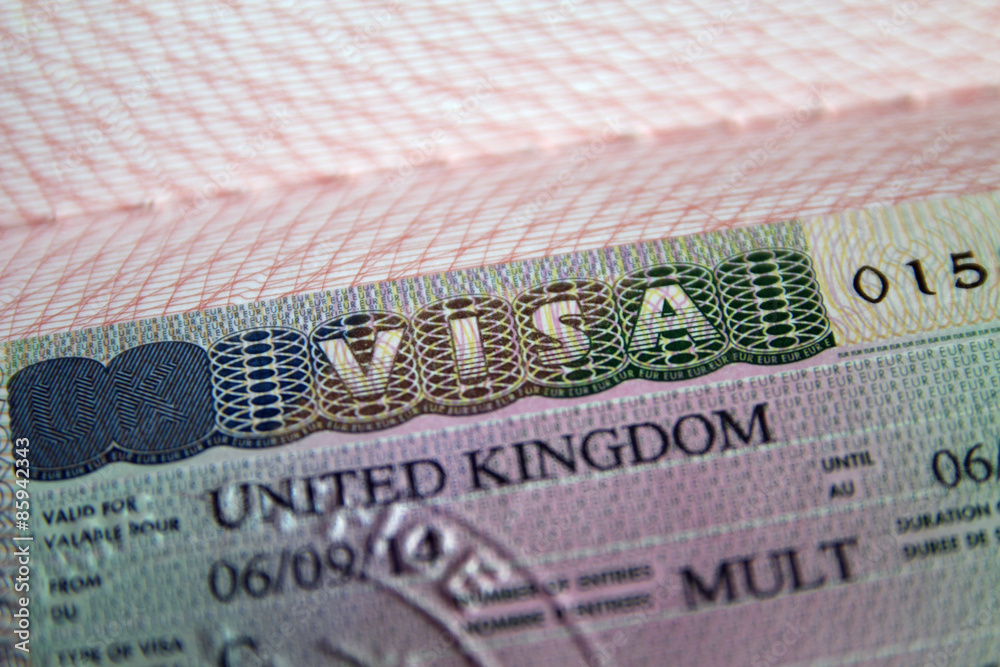 Obraz premium United Kingdom visa in passport