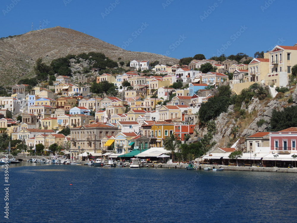 Grèce - ile de Symi - Symi et ses maisons aux couleurs pastel