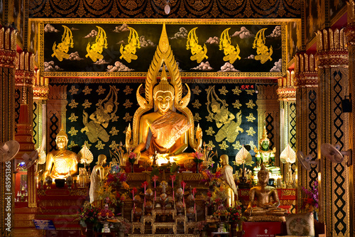 Faith gaze the Buddha in the temple 