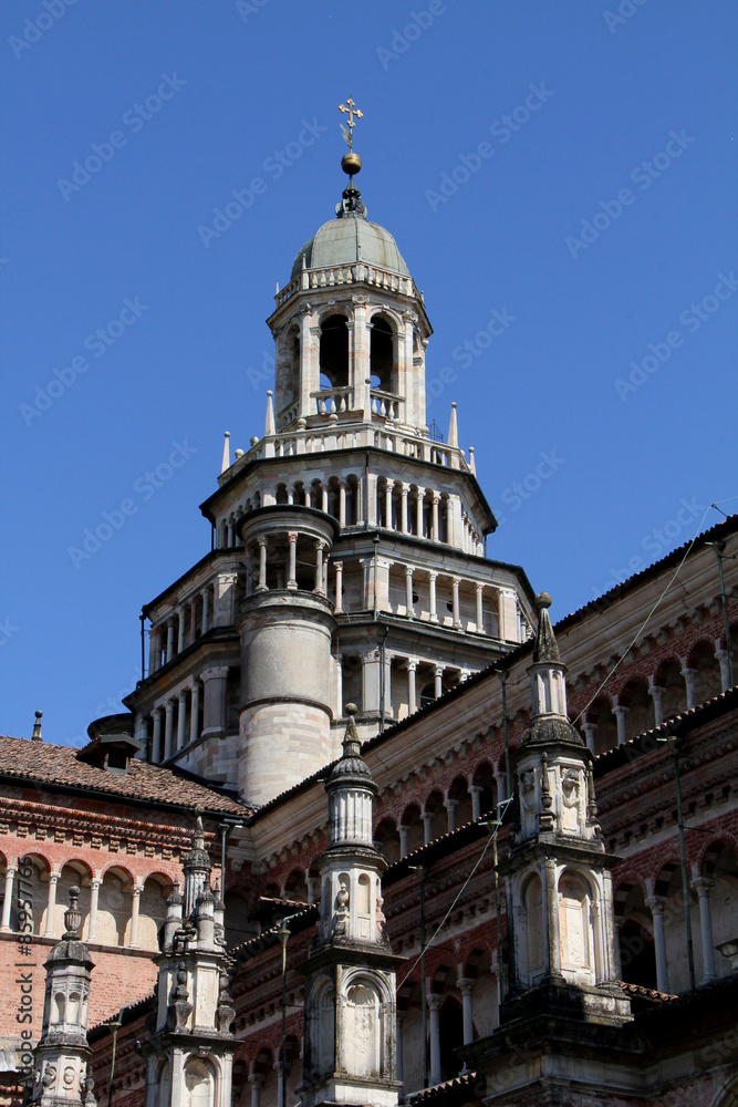 Certosa di Pavia; la torre nolare