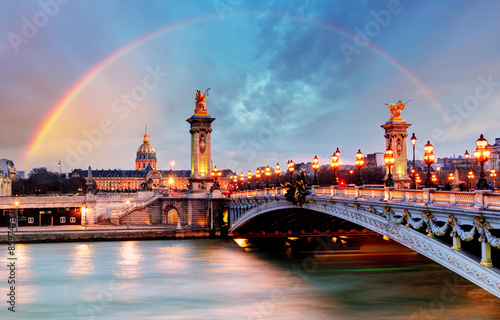 Fototapeta Tęcza nad Alexandre III Bridge, Paryż, Francja