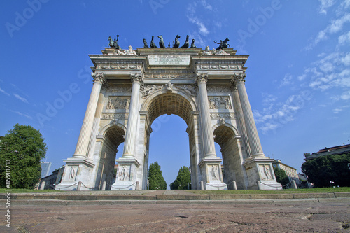 Arco della pace a Milano Italia © picture10