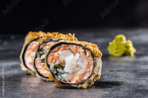 Tempura roll with salmon and scallop