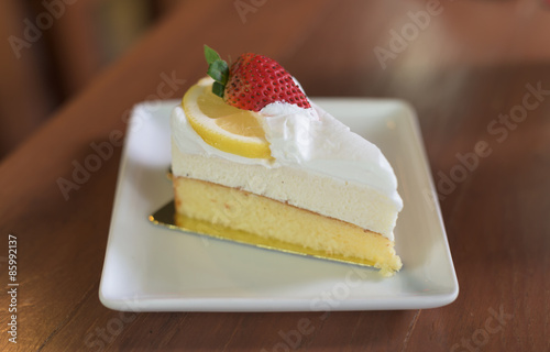 lemon mousse cake