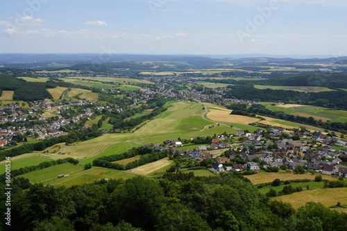 Blick vom Bergfried der Burgruine Olbrück © etfoto