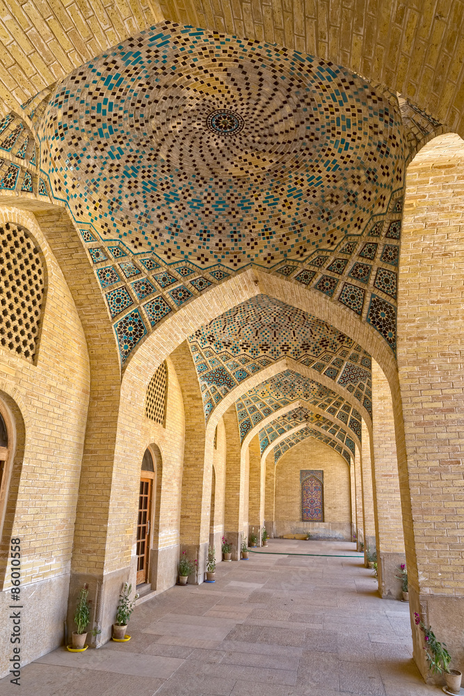 Nasir al-Mulk Mosque arcade hall vertical