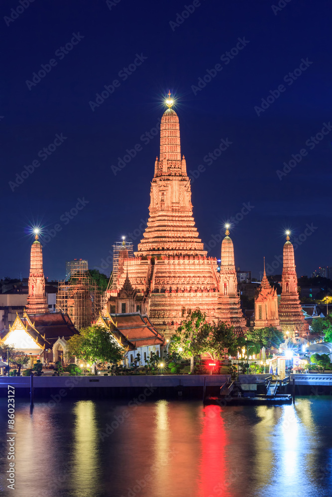 Wat Arun Buddhist religious places in twilight time, Bangkok, Thailand