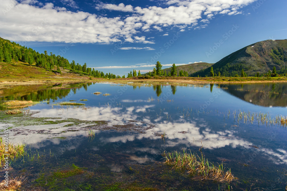 Fototapeta premium Devil's Lake on the pass Devil's Gate on ridge Khamar-Daban 