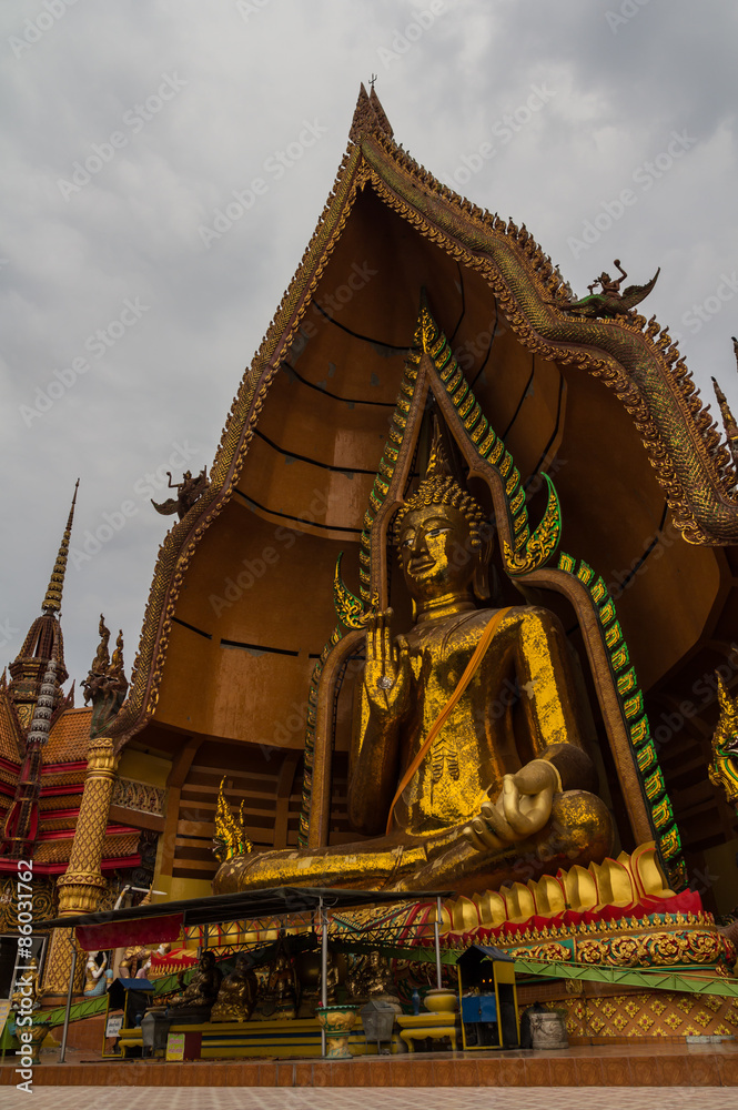 Fototapeta premium Big golden Buddha in Wat Tham Seua,Kanchanaburi