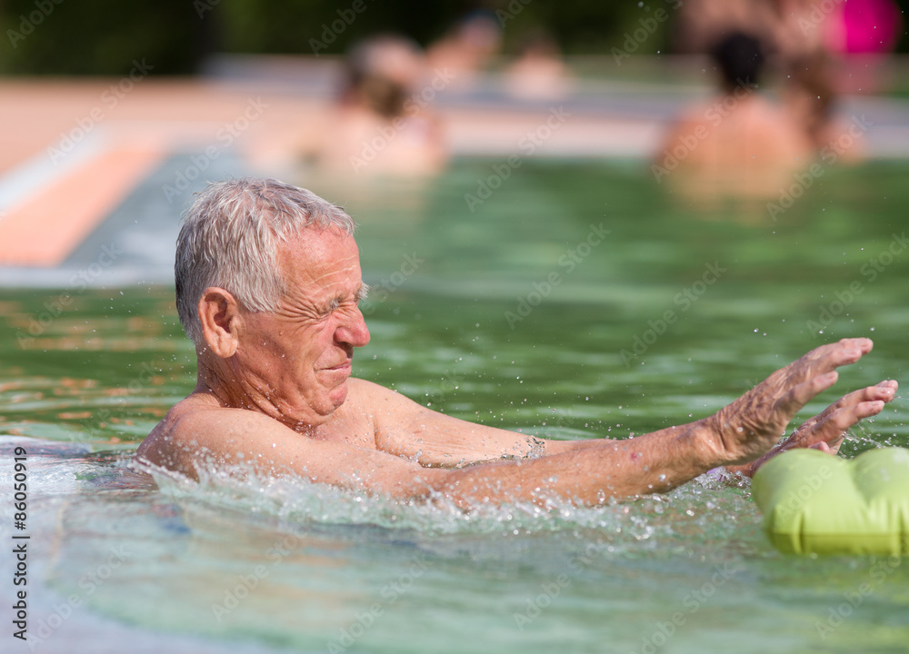 Fototapeta premium Old man in the pool