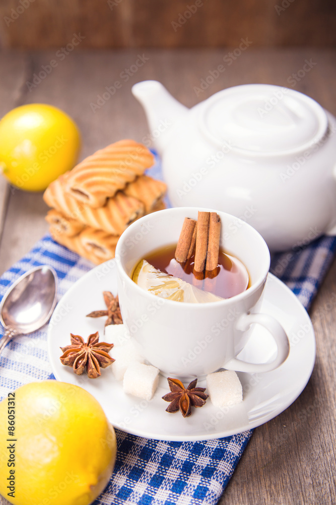 Fototapeta premium tea with lemon