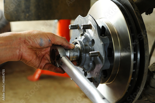 Changing disk brake