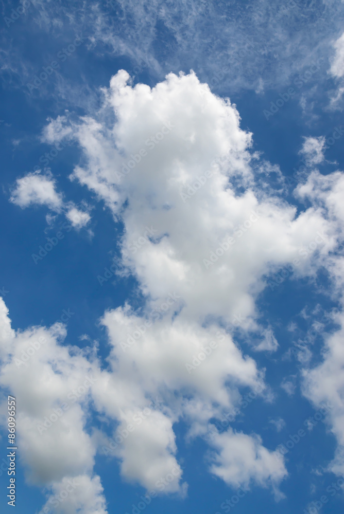 Obraz premium Deep blue sky and clouds