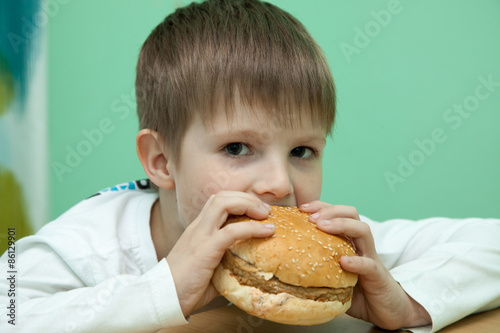 boy with burger
