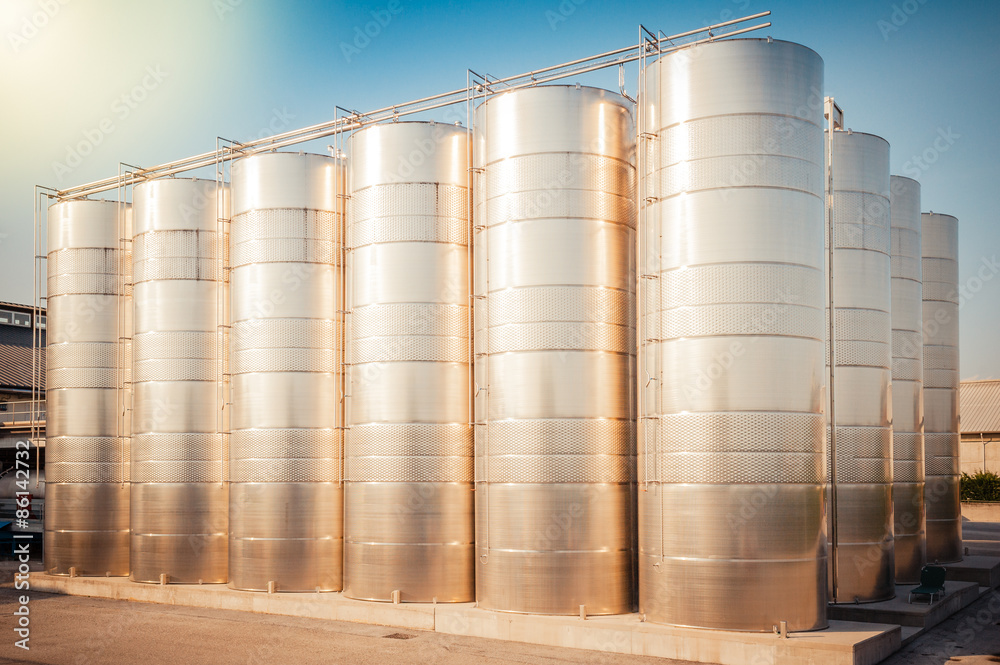 Stainless steel tanks for wine Stainless steel tanks for wine