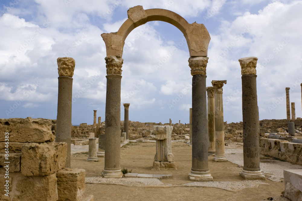 Le rovine del sito archeologico di Sabratha in Libia
