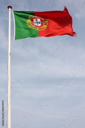 portugiesische Flagge im Wind