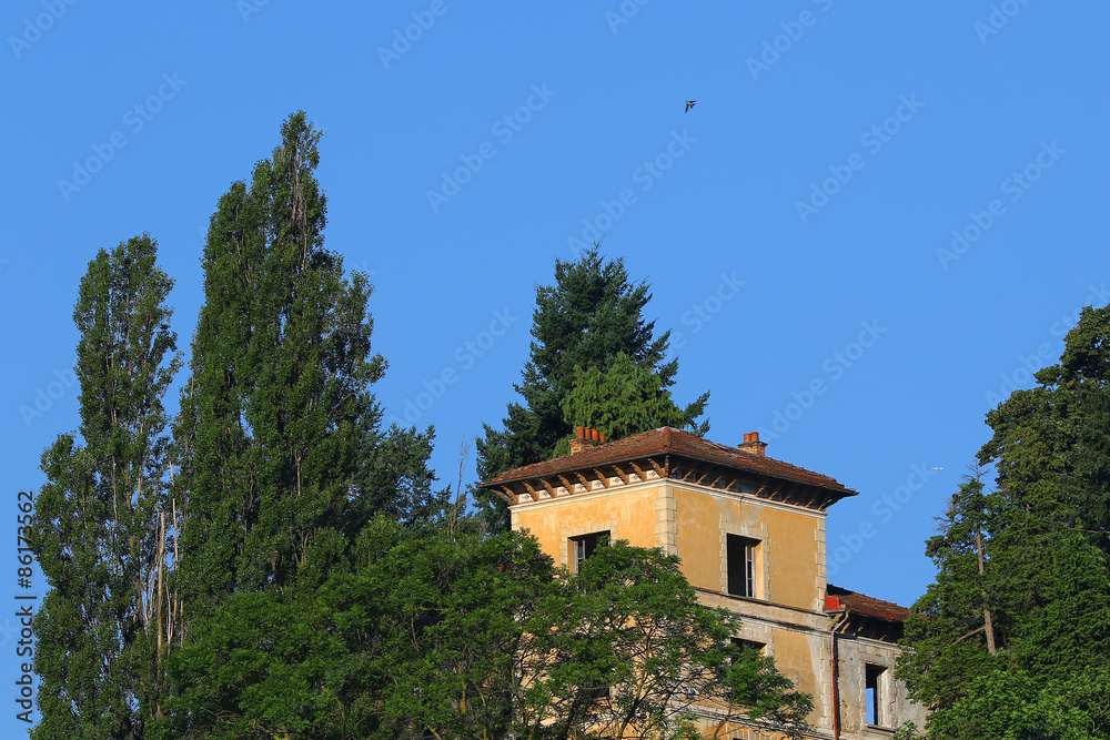 abandoned properties in distress due to financial crisis,Tuscany