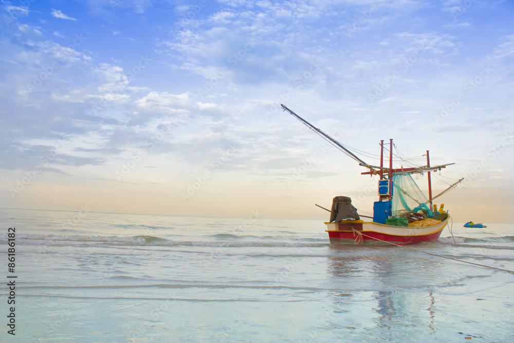 Fototapeta premium boat at the beach hua hin, thailand