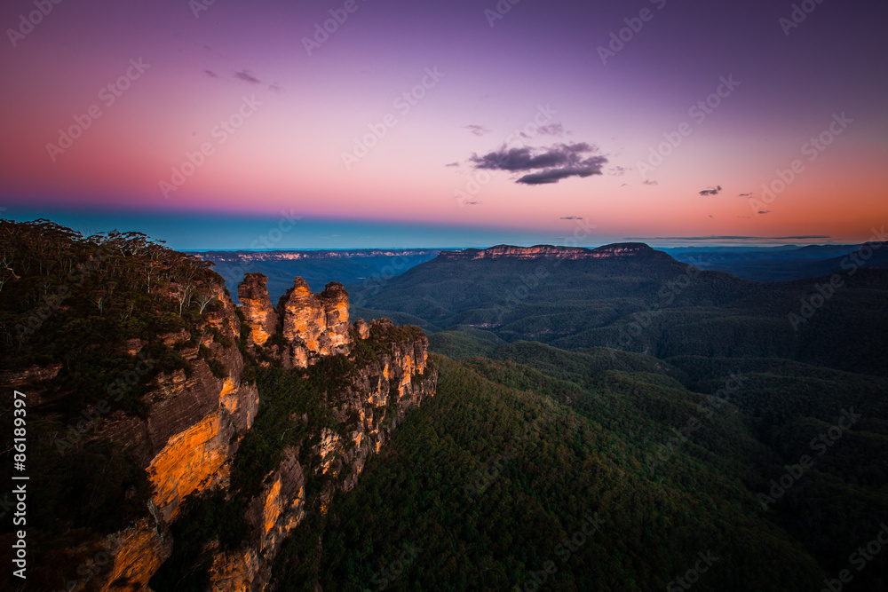Fototapeta premium landscape after sunset at blue mountain, Australia.