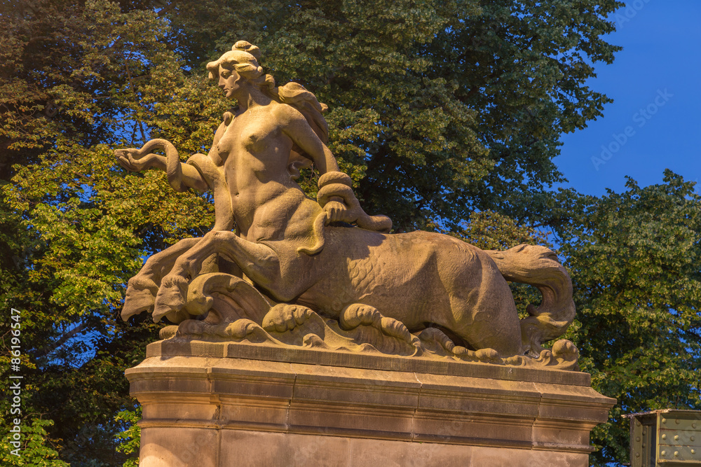 Obraz premium Pferdefrau Statue