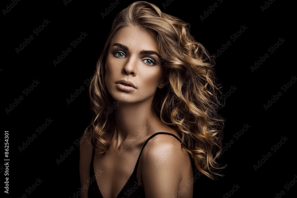 Vogue style close-up portrait of beautiful woman with long curly - obrazy, fototapety, plakaty 