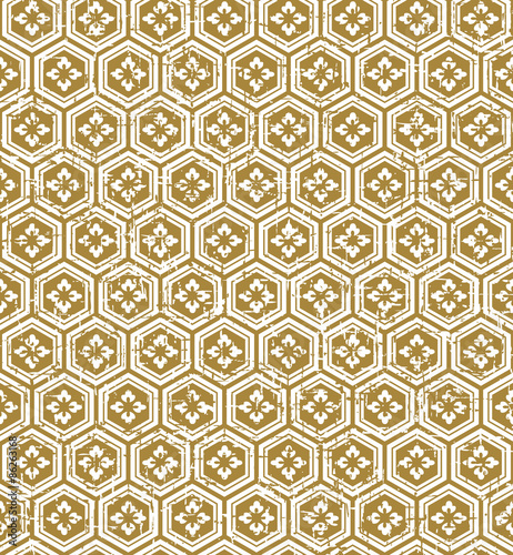 Seamless vintage Japanese style golden polygon flower pattern background.