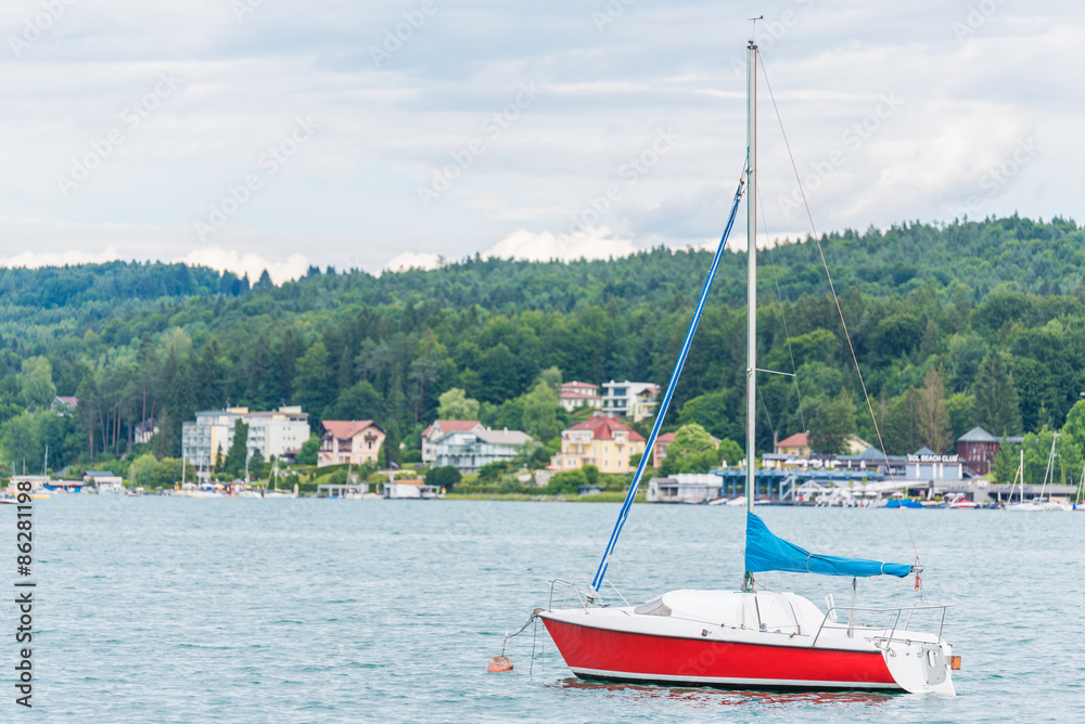Fototapeta premium Segelboot am Wörthersee