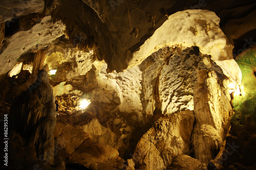 stalactite cave spelunking