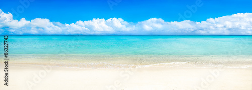 Sommer Sonne Meer und Strand als Panorama Hintergrund #86327743